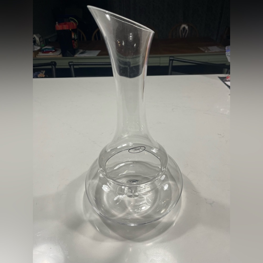 Medium to large size wine or water decanter like new! 🍷